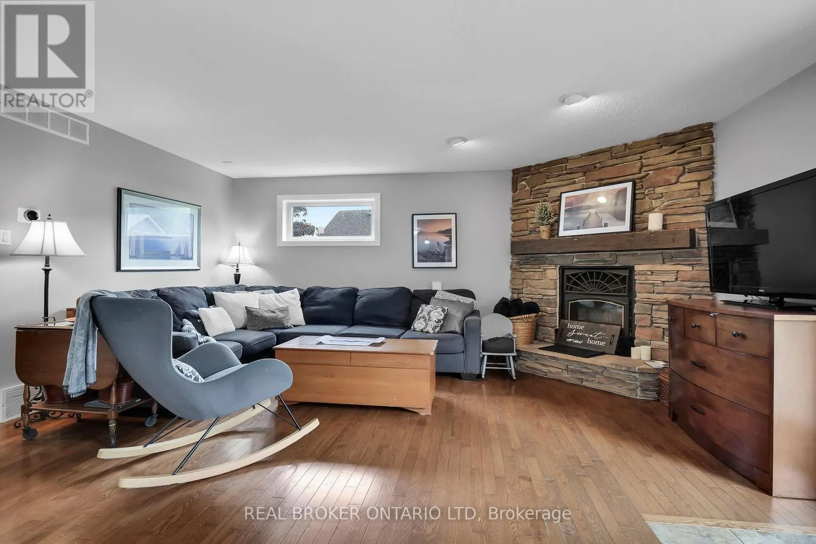 301&303 FRANCES STREET