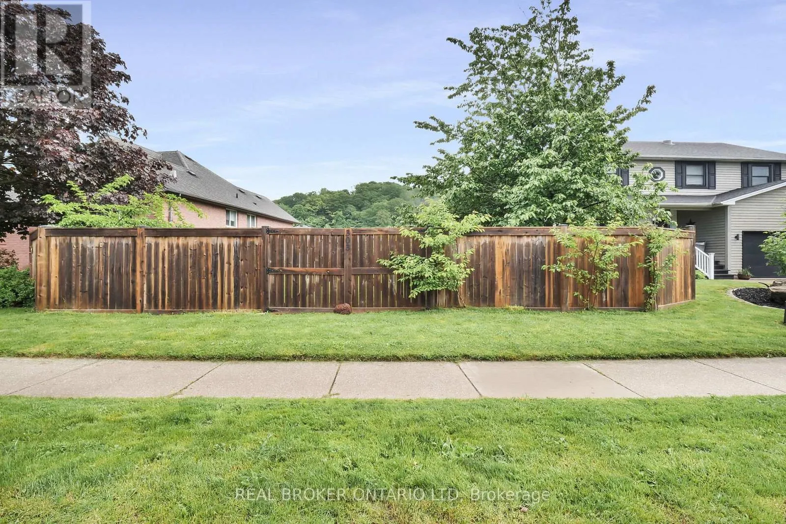 301&303 FRANCES STREET
