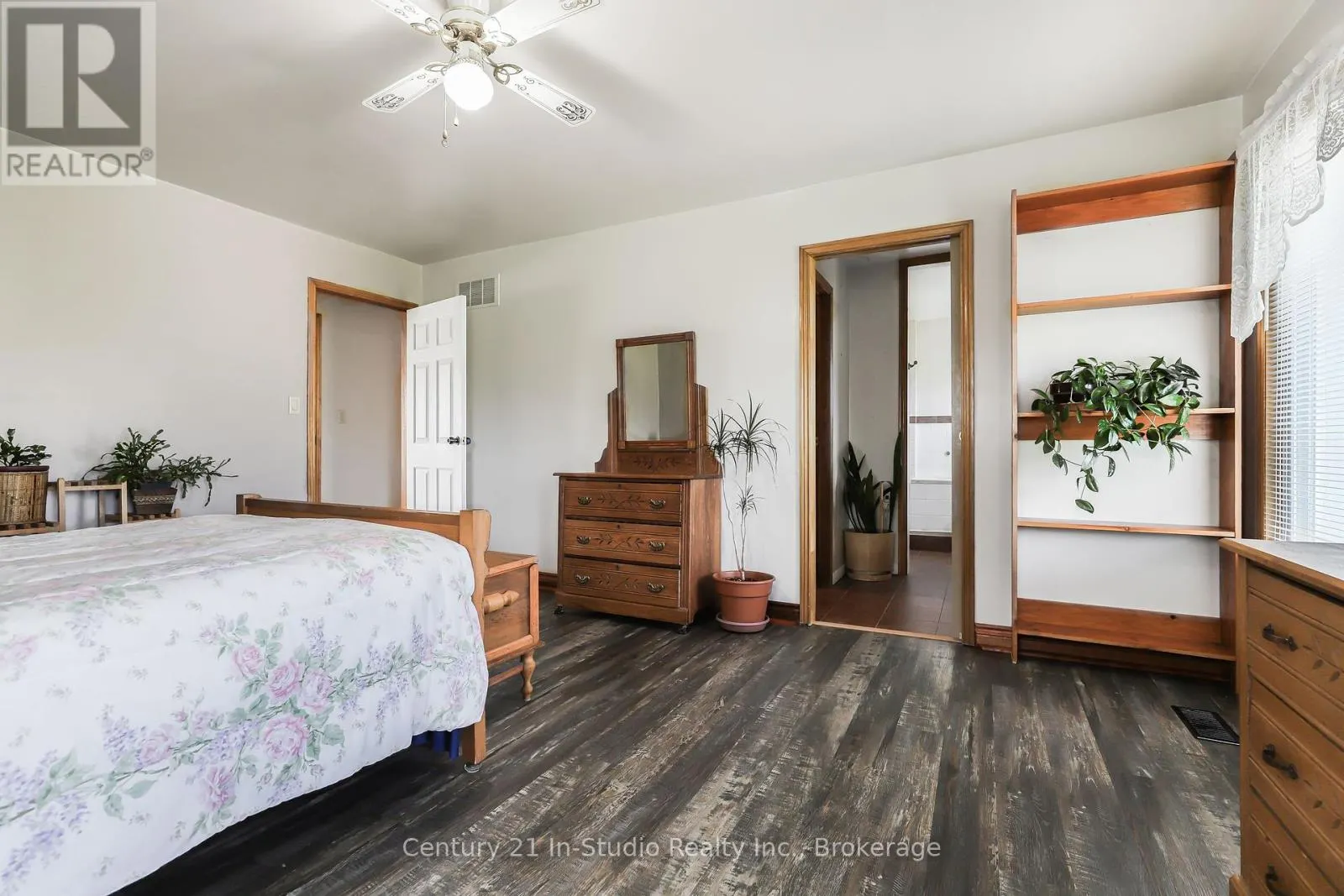 453157 GREY ROAD 2