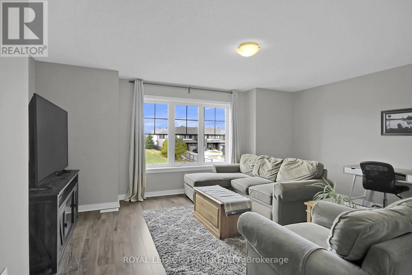 313 OXER PLACE