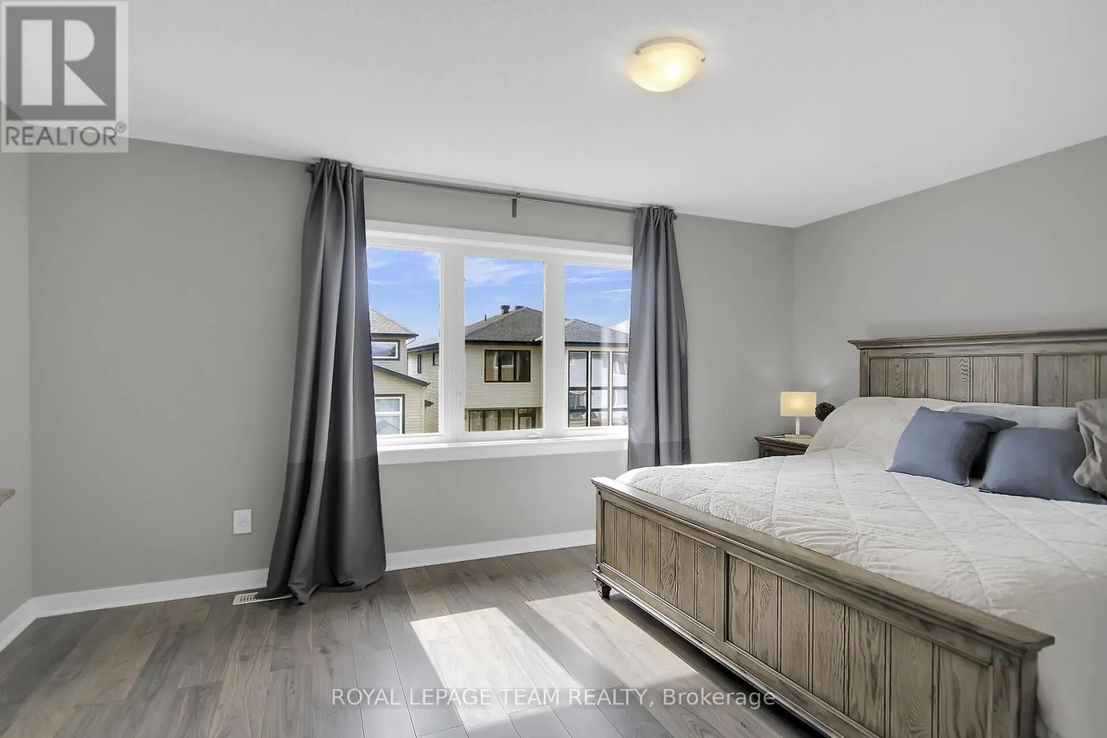 313 OXER PLACE