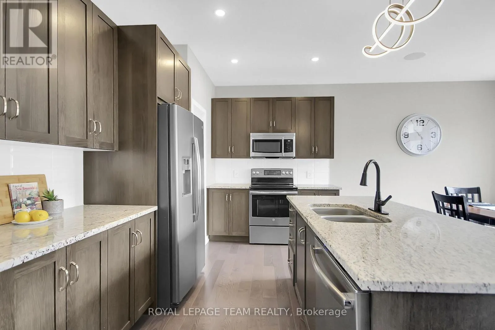 313 OXER PLACE