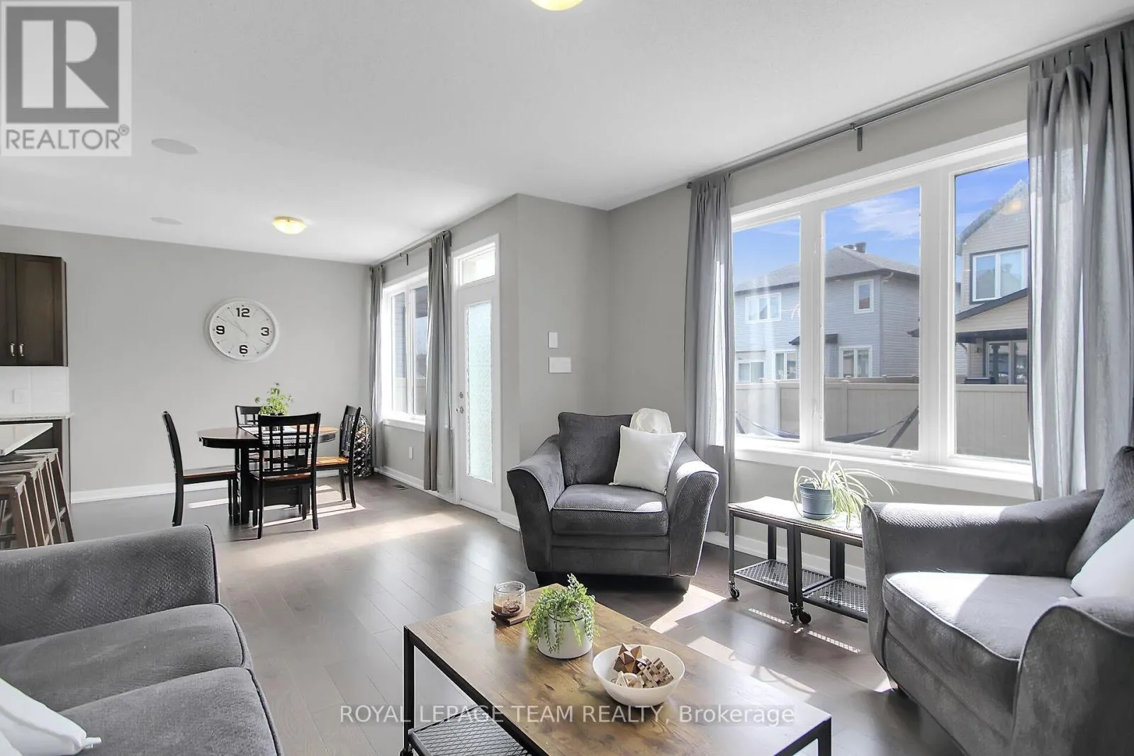 313 OXER PLACE