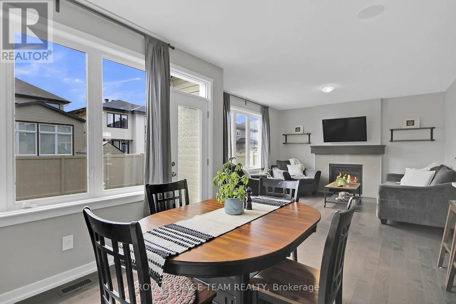 313 OXER PLACE