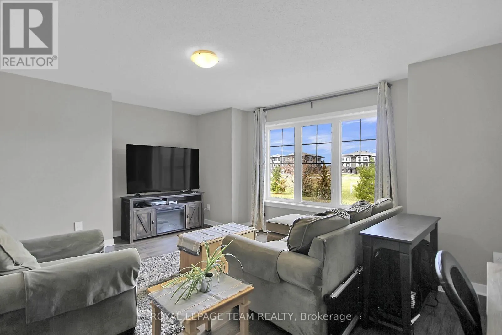 313 OXER PLACE
