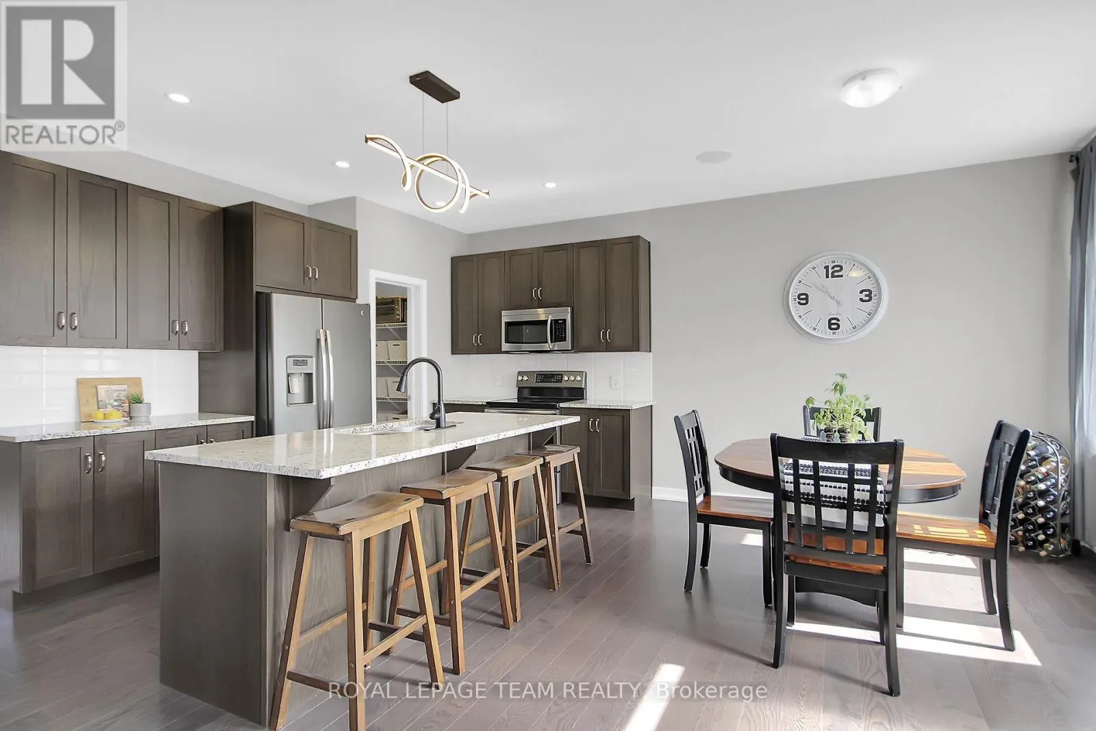 313 OXER PLACE