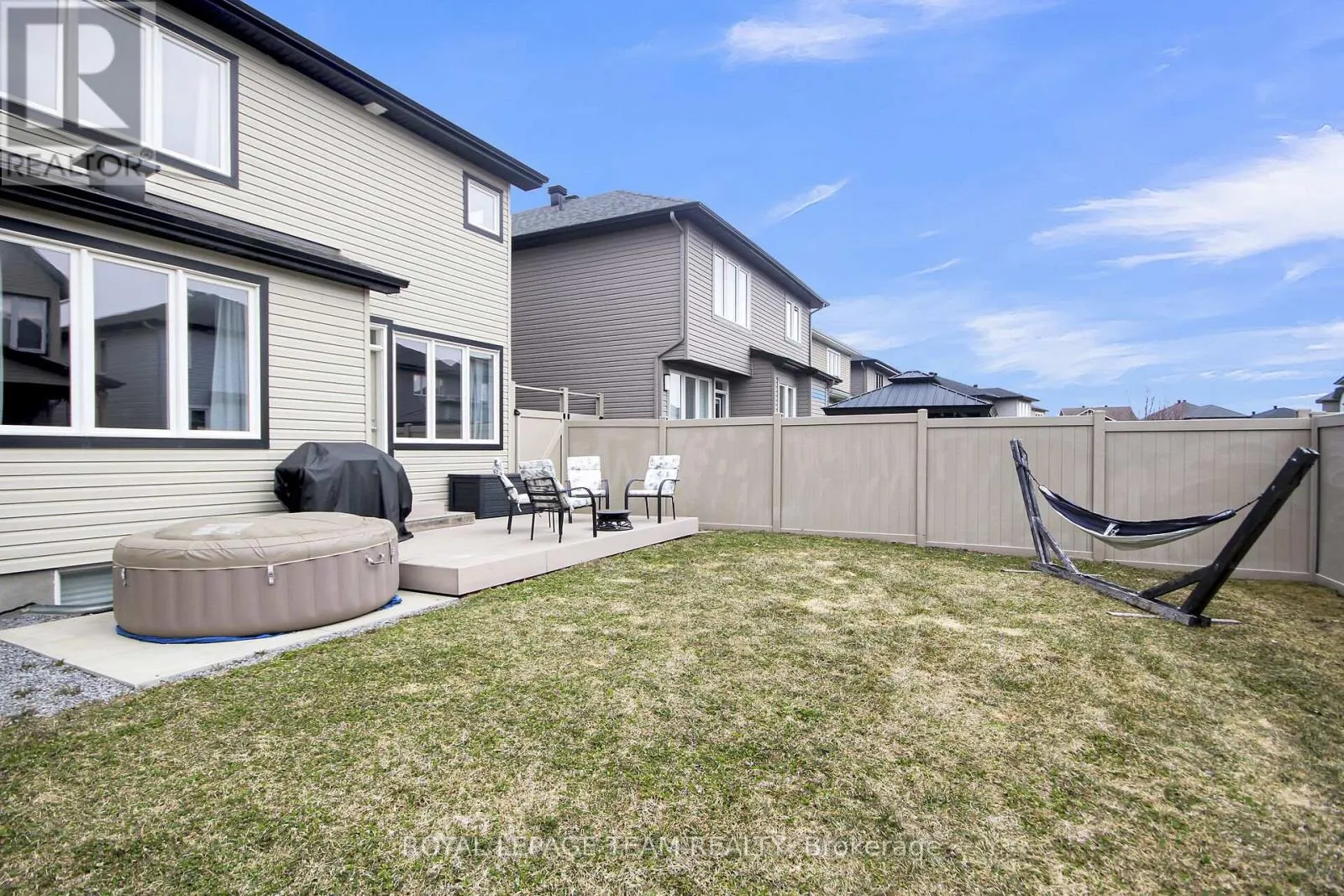 313 OXER PLACE