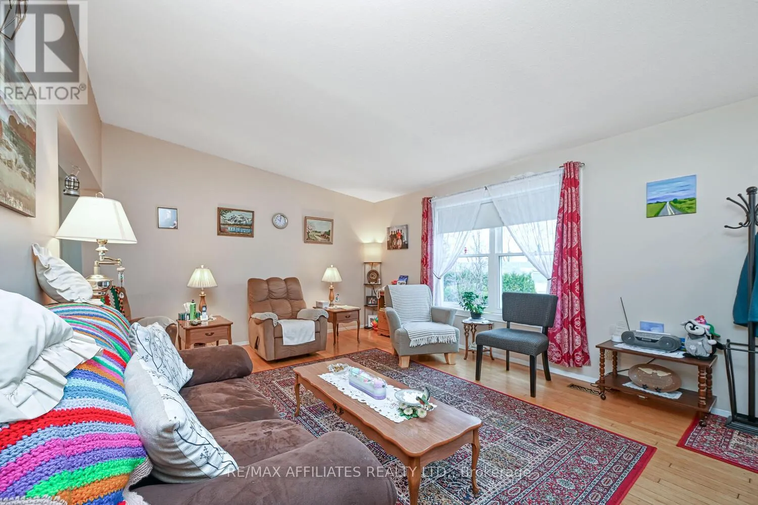 4 OTTERDALE CRESCENT