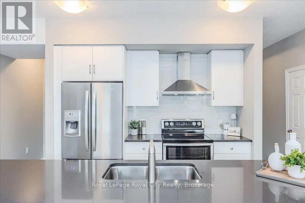52 - 107 WESTRA DRIVE, #52