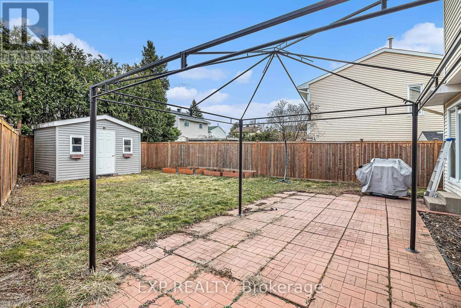 302 COTE-ROYALE CRESCENT