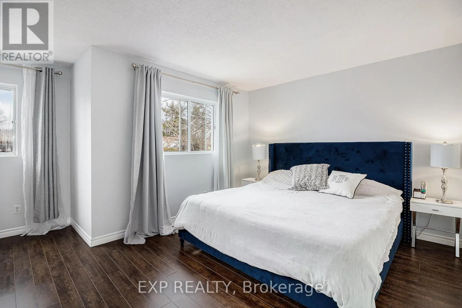 302 COTE-ROYALE CRESCENT