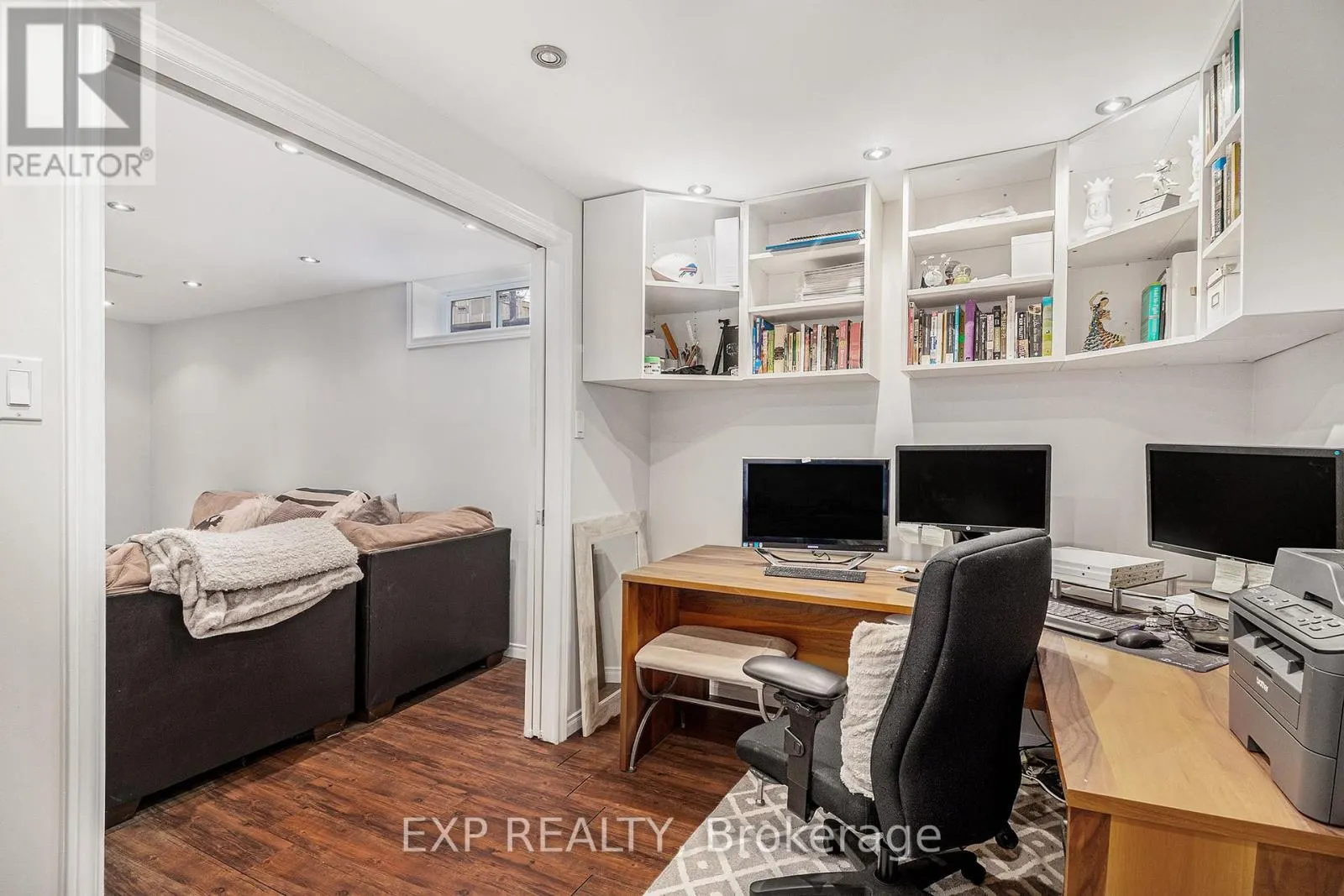 302 COTE-ROYALE CRESCENT