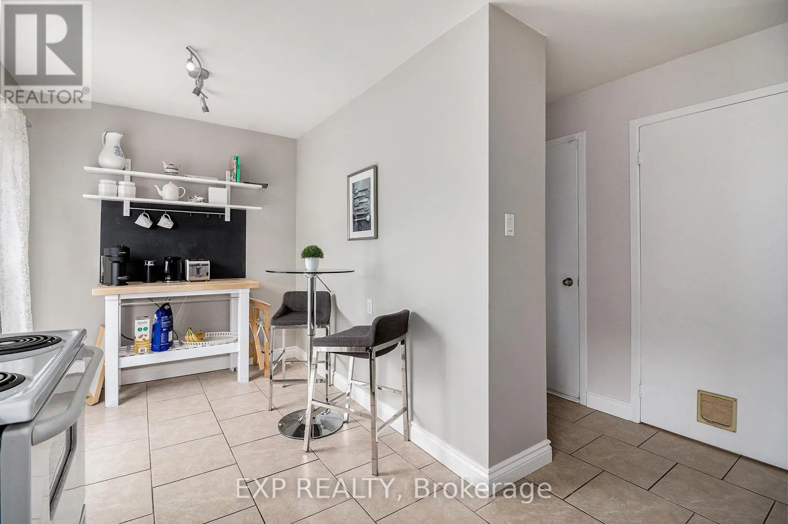 302 COTE-ROYALE CRESCENT