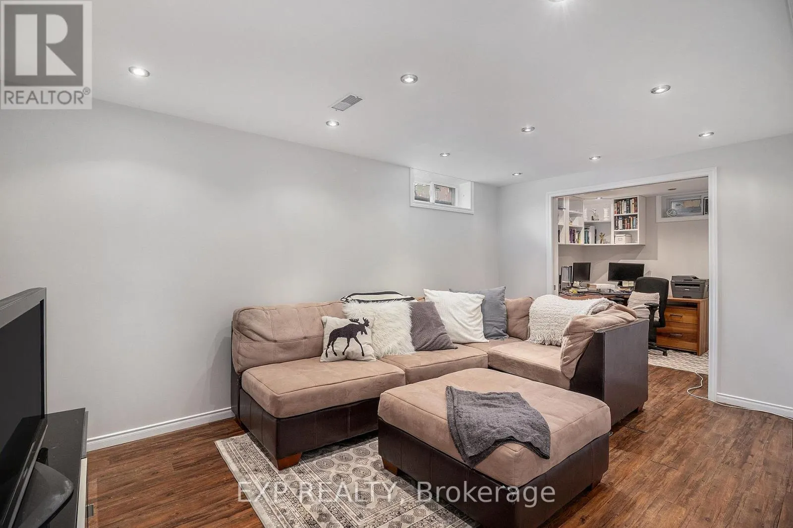 302 COTE-ROYALE CRESCENT