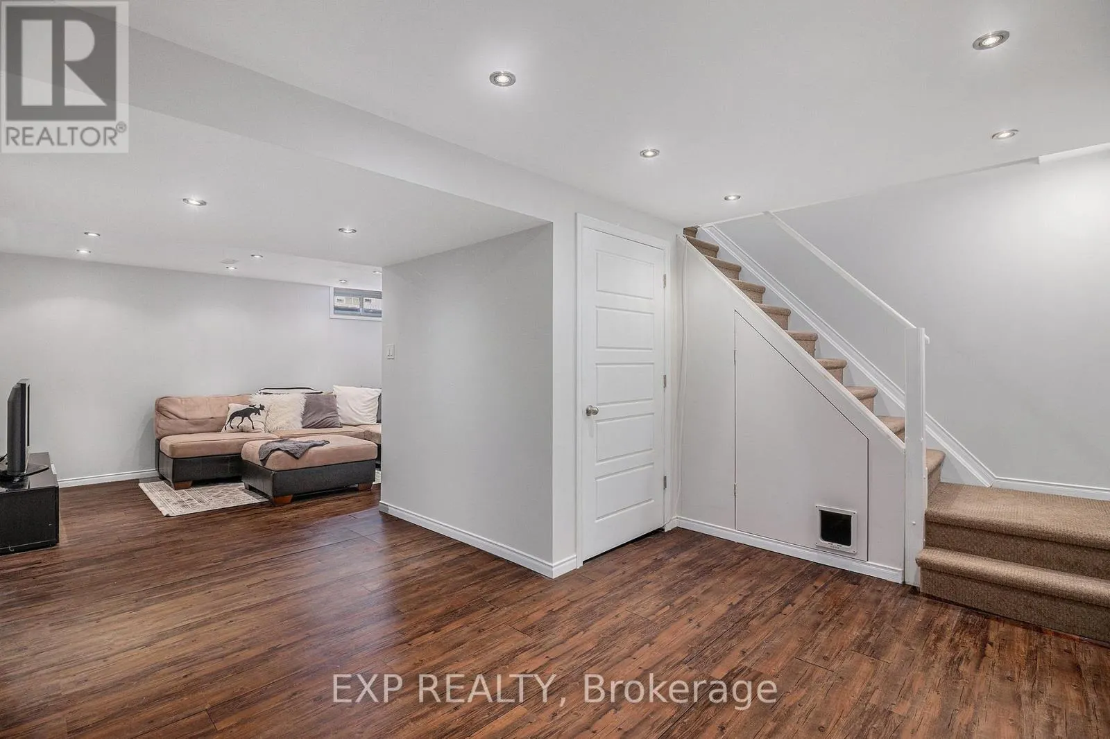 302 COTE-ROYALE CRESCENT