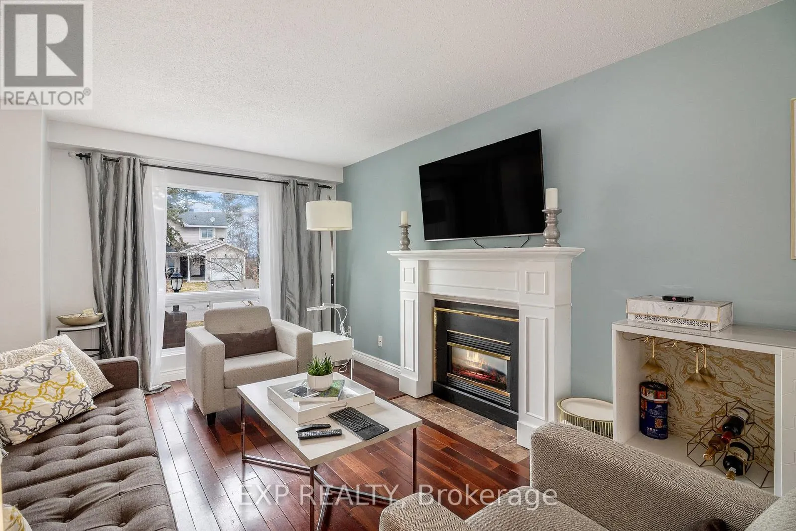 302 COTE-ROYALE CRESCENT