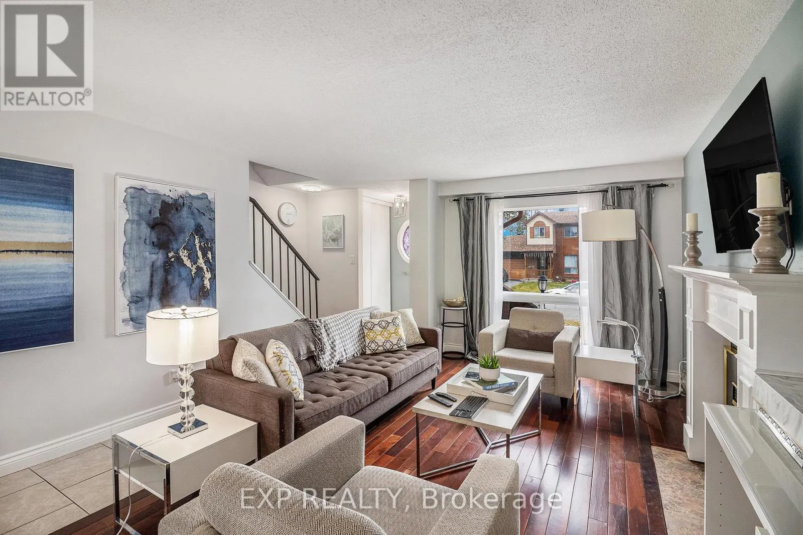 302 COTE-ROYALE CRESCENT