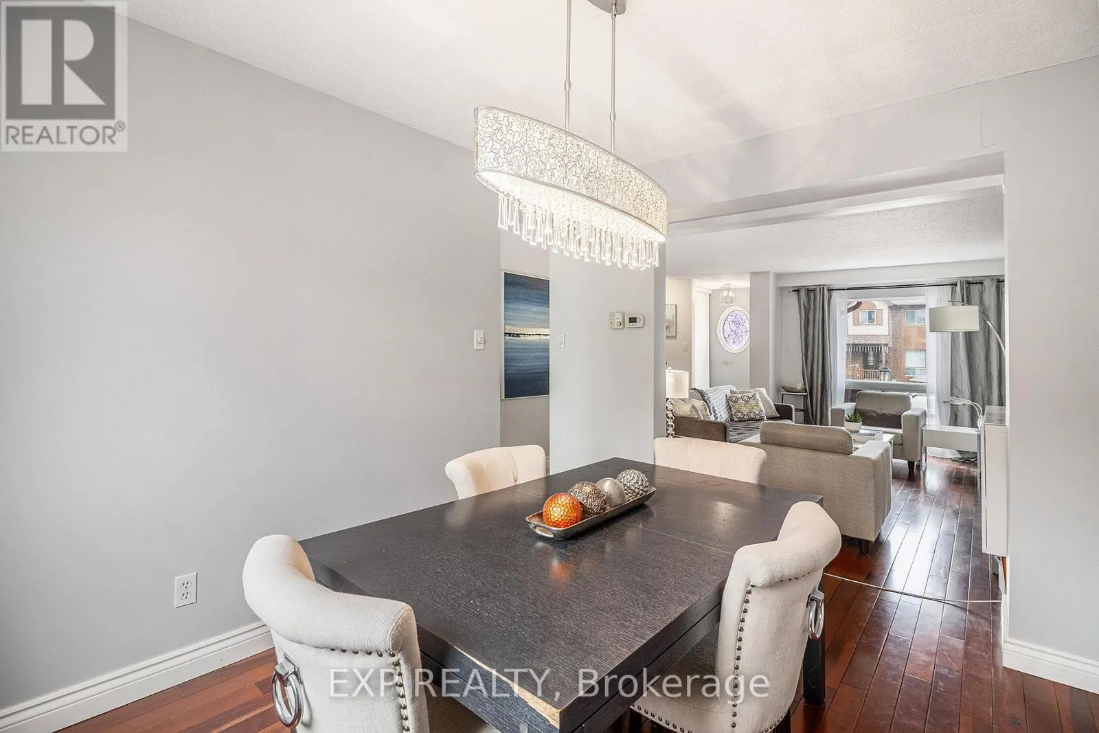 302 COTE-ROYALE CRESCENT