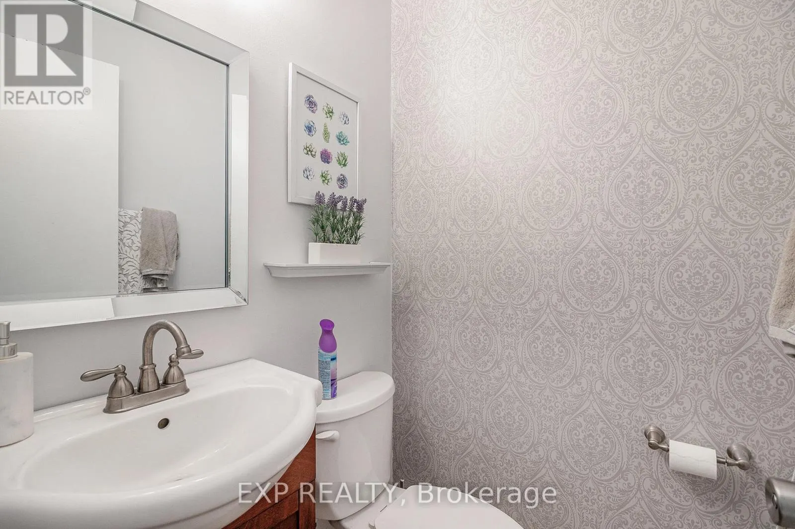 302 COTE-ROYALE CRESCENT