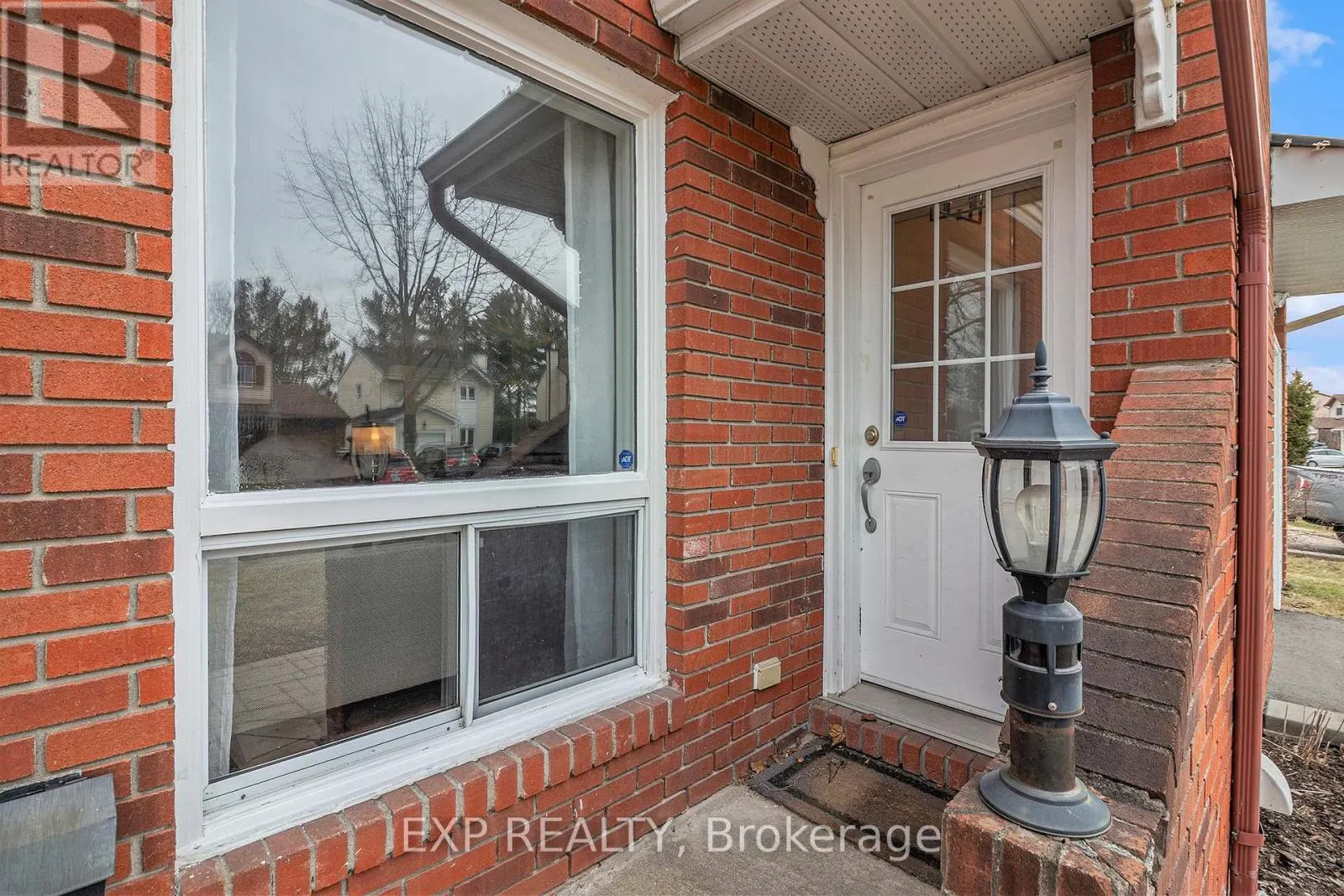 302 COTE-ROYALE CRESCENT