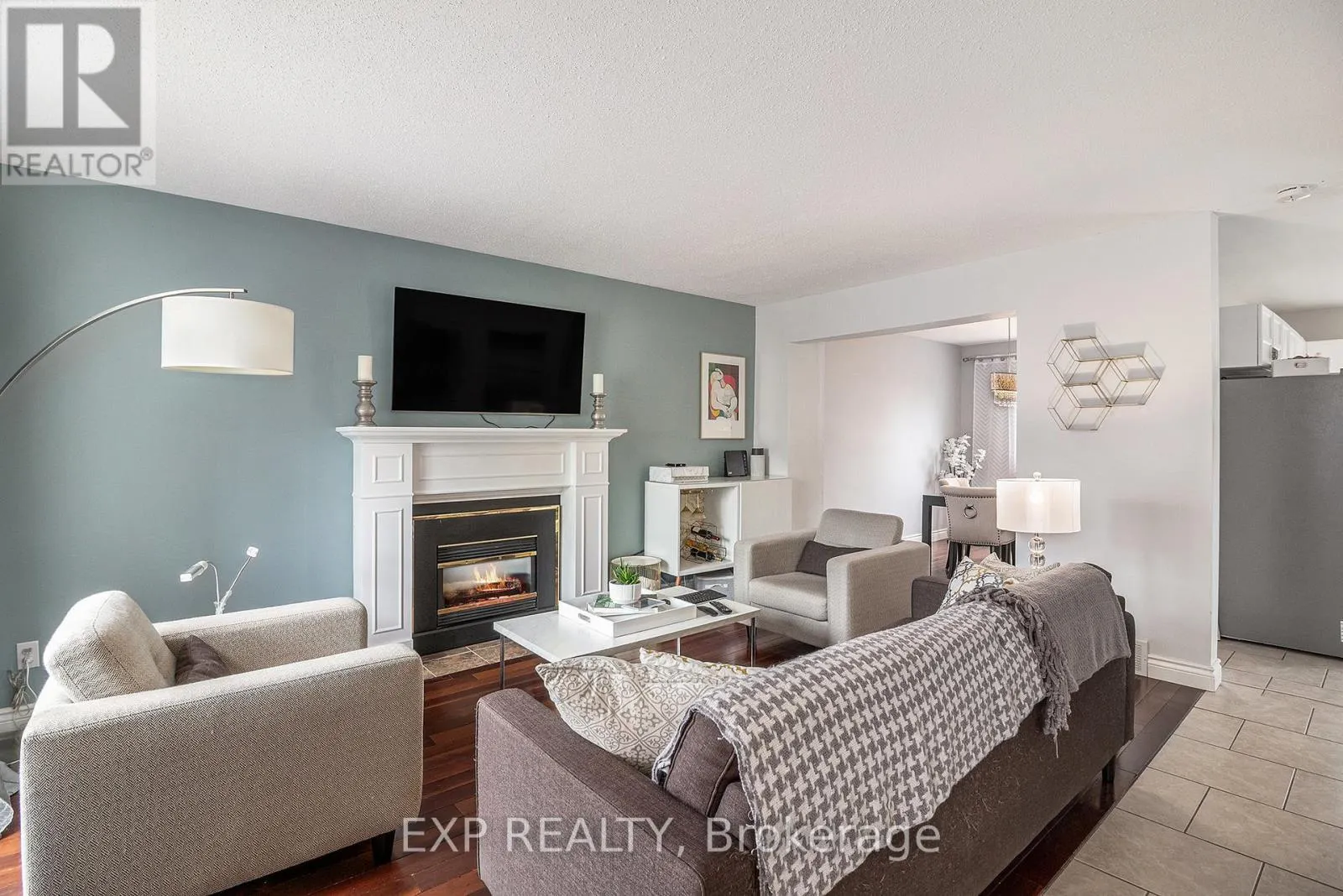 302 COTE-ROYALE CRESCENT