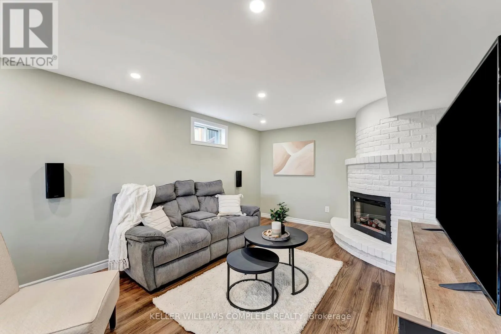 16 SETTLERS DRIVE