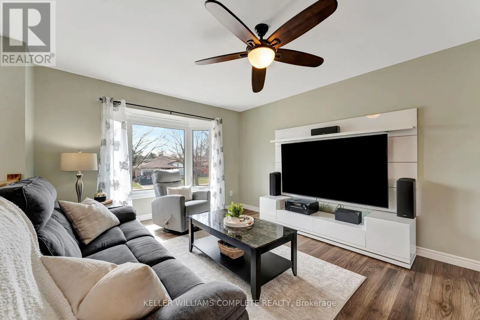 16 SETTLERS DRIVE