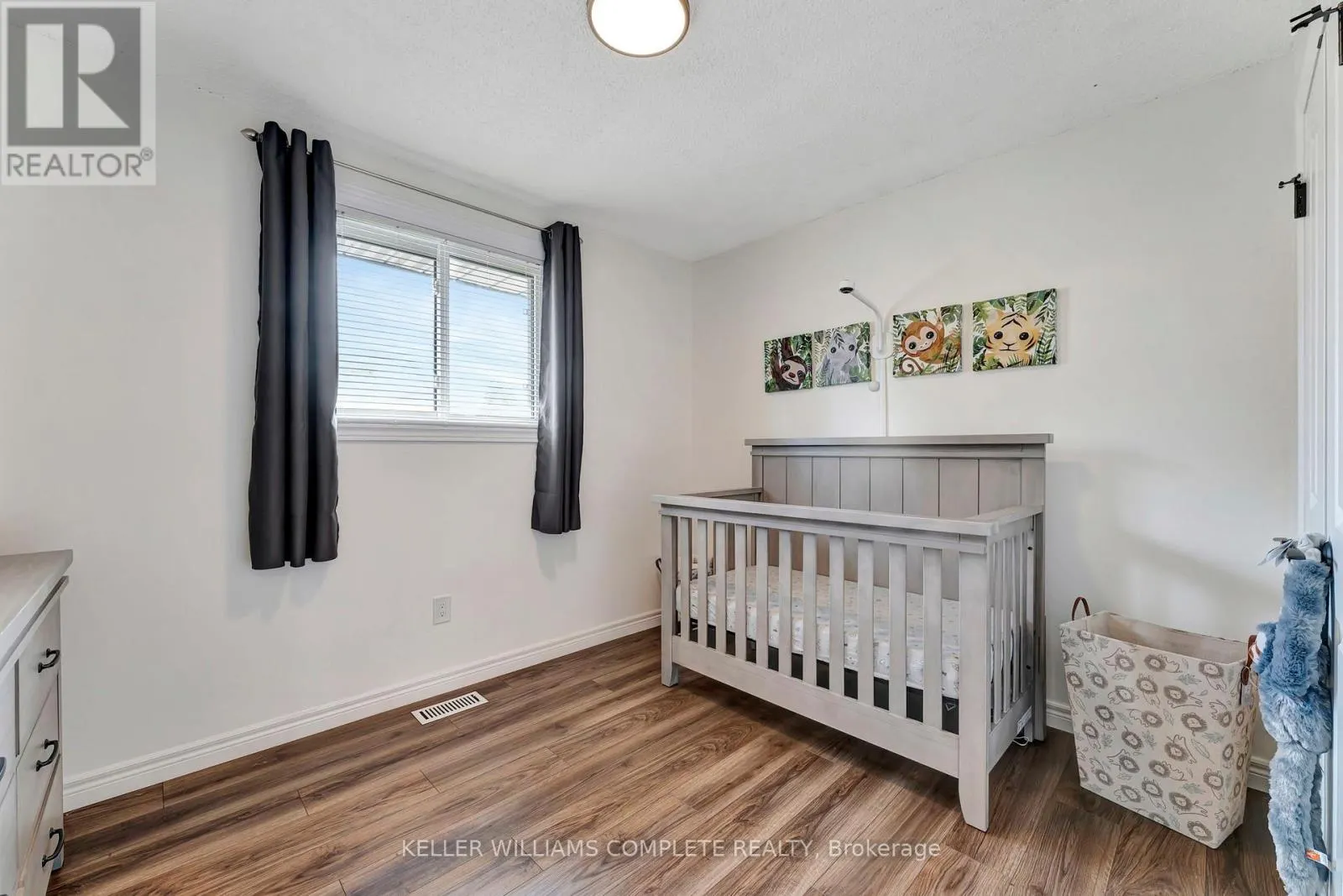 16 SETTLERS DRIVE