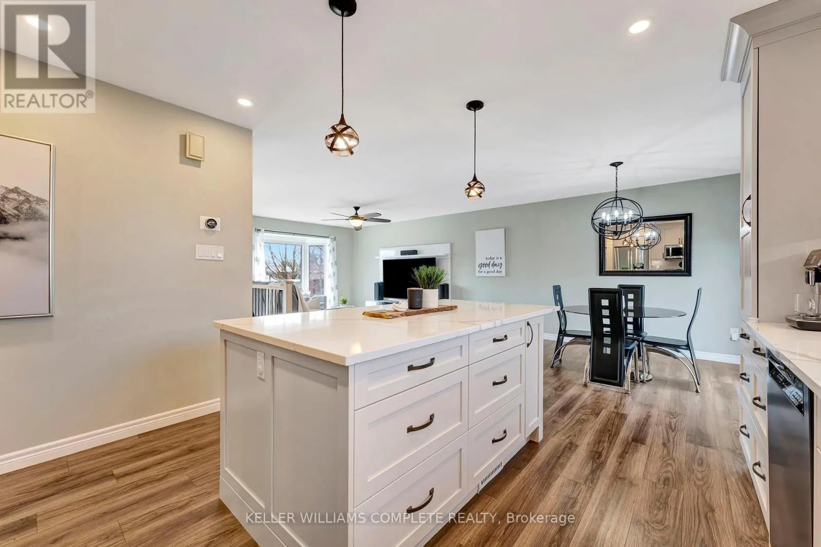 16 SETTLERS DRIVE