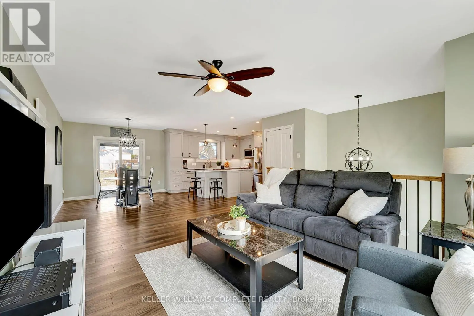 16 SETTLERS DRIVE