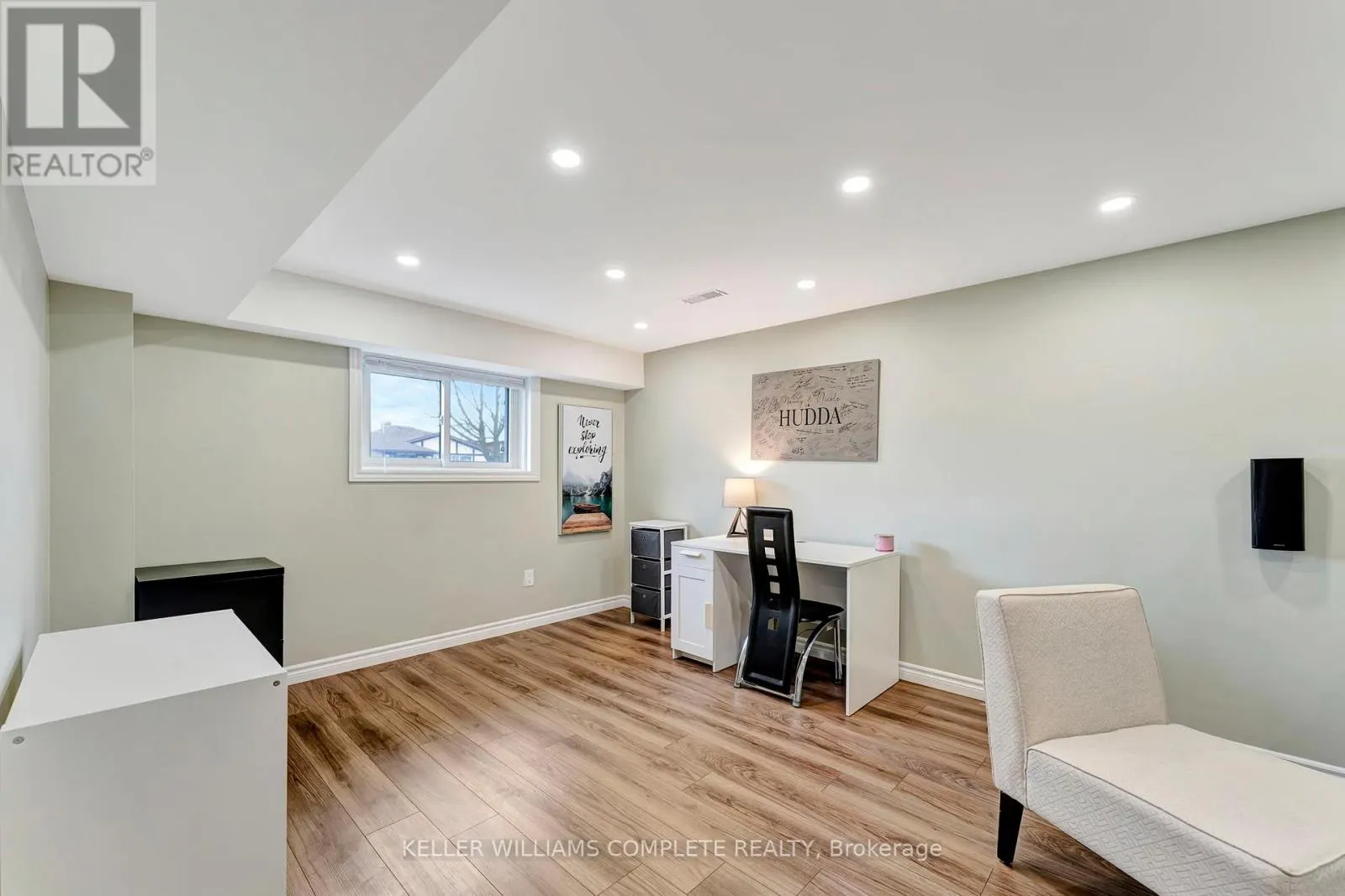 16 SETTLERS DRIVE