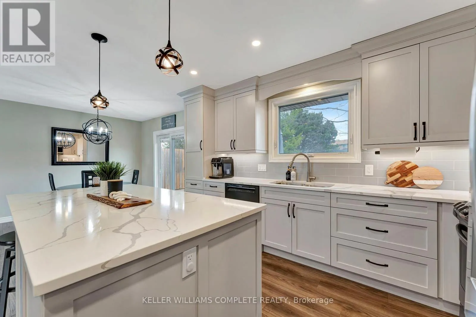 16 SETTLERS DRIVE