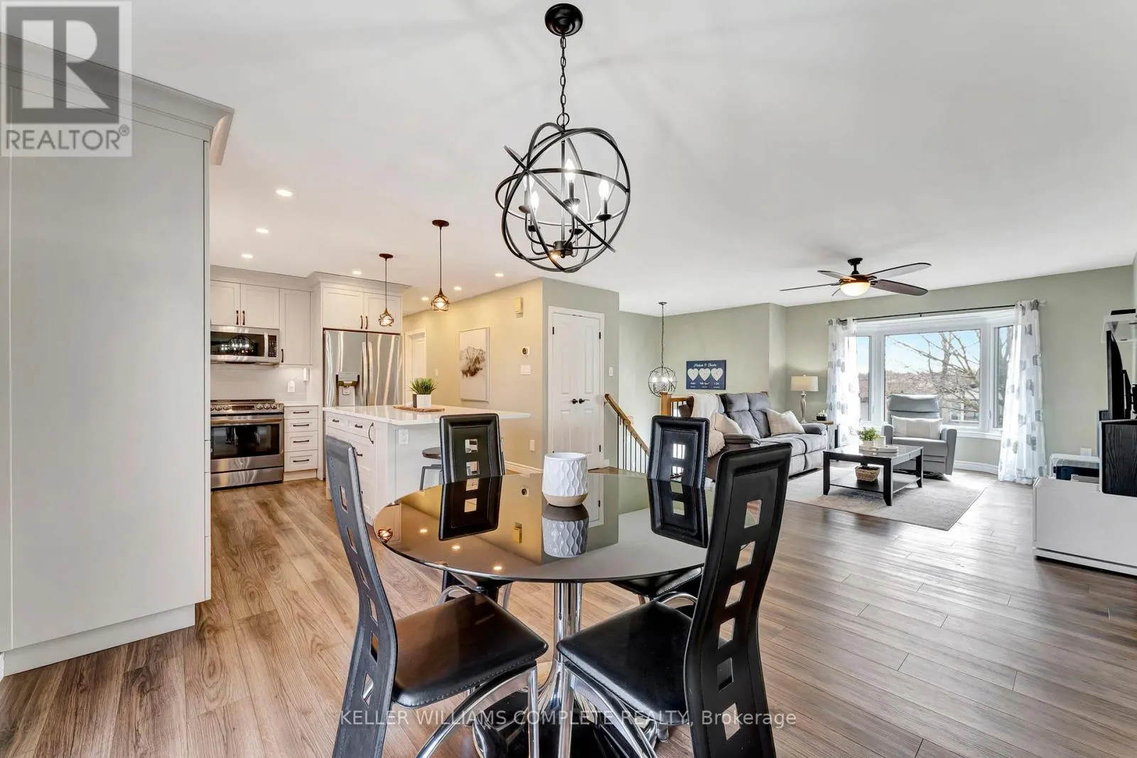 16 SETTLERS DRIVE