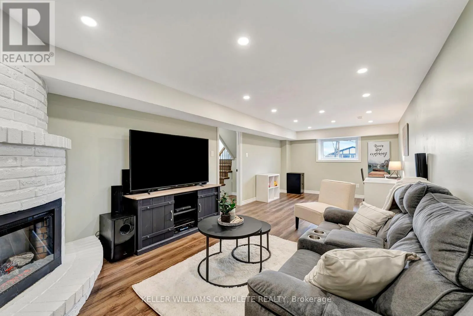 16 SETTLERS DRIVE