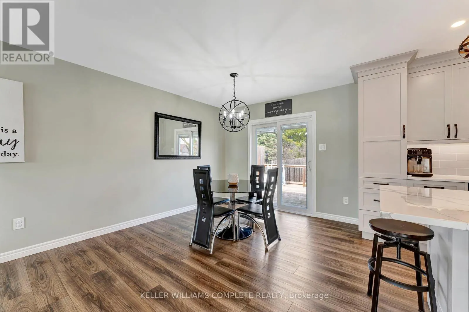 16 SETTLERS DRIVE