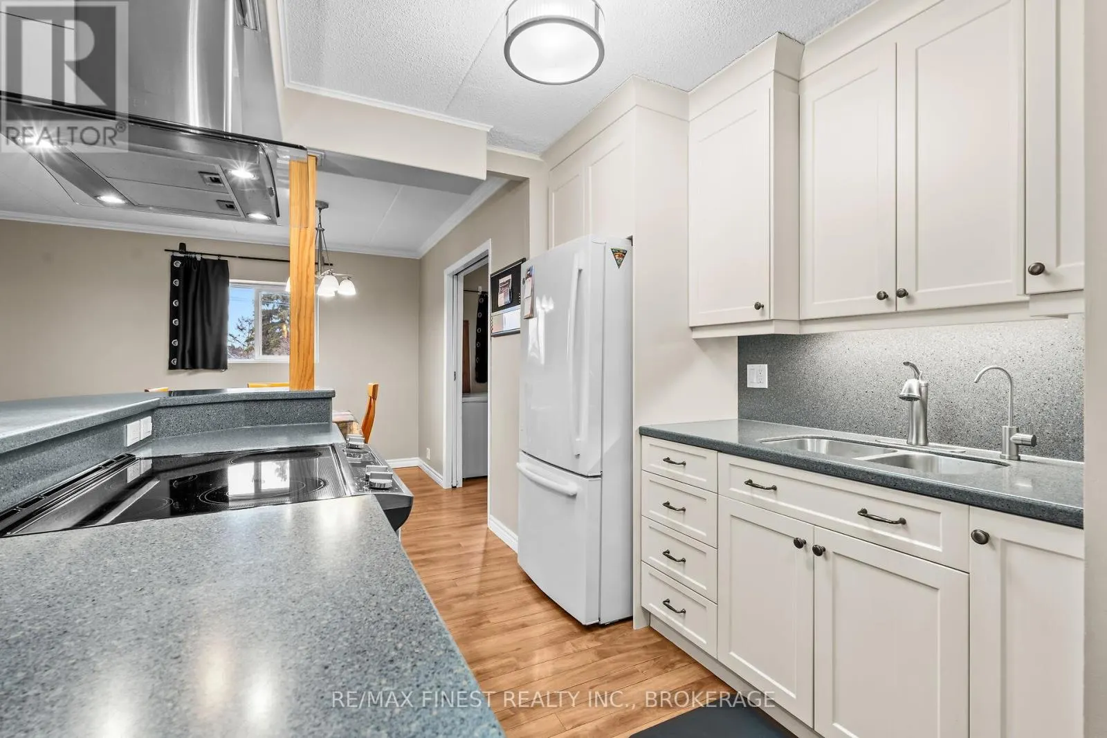 601 - 610 WILLIAM STREET, #601