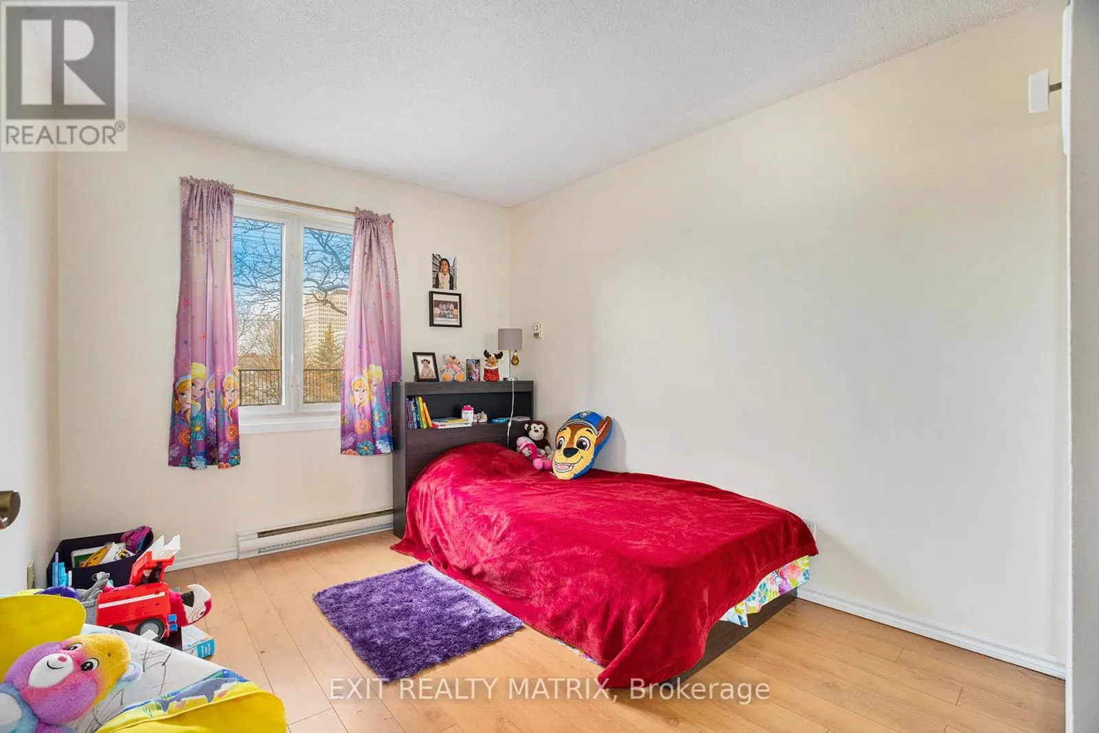 102 - 158B MCARTHUR AVENUE