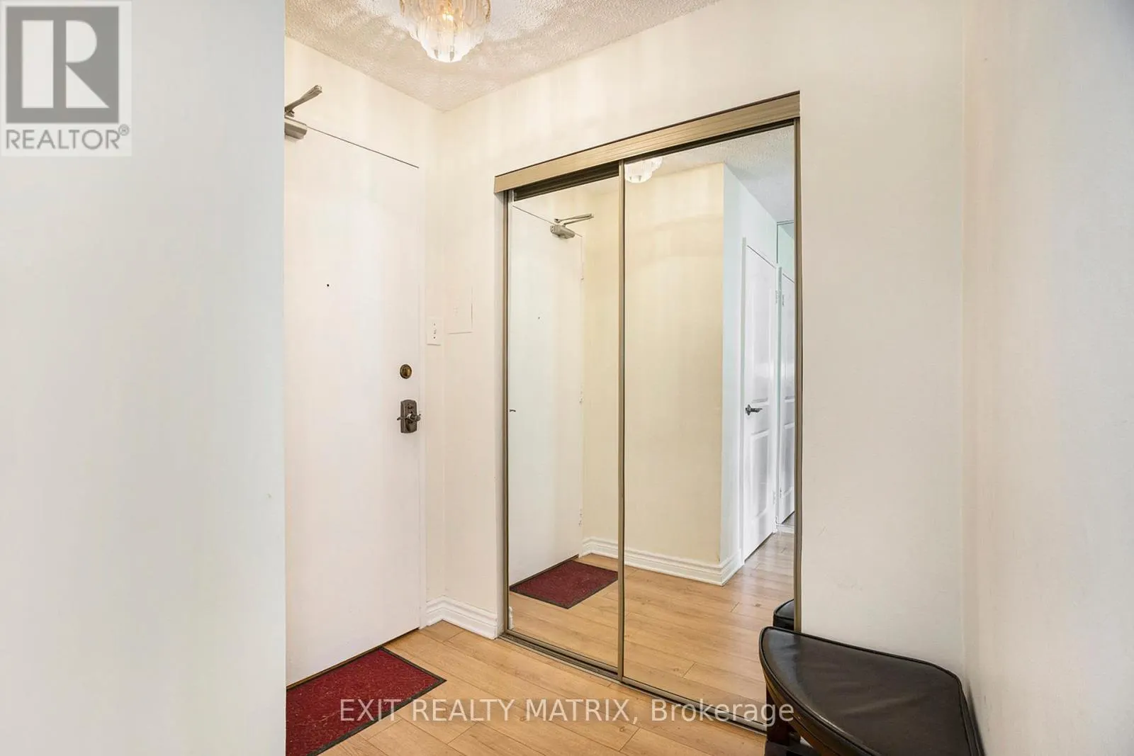 102 - 158B MCARTHUR AVENUE