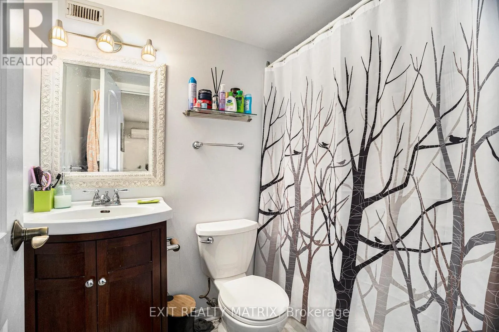 102 - 158B MCARTHUR AVENUE