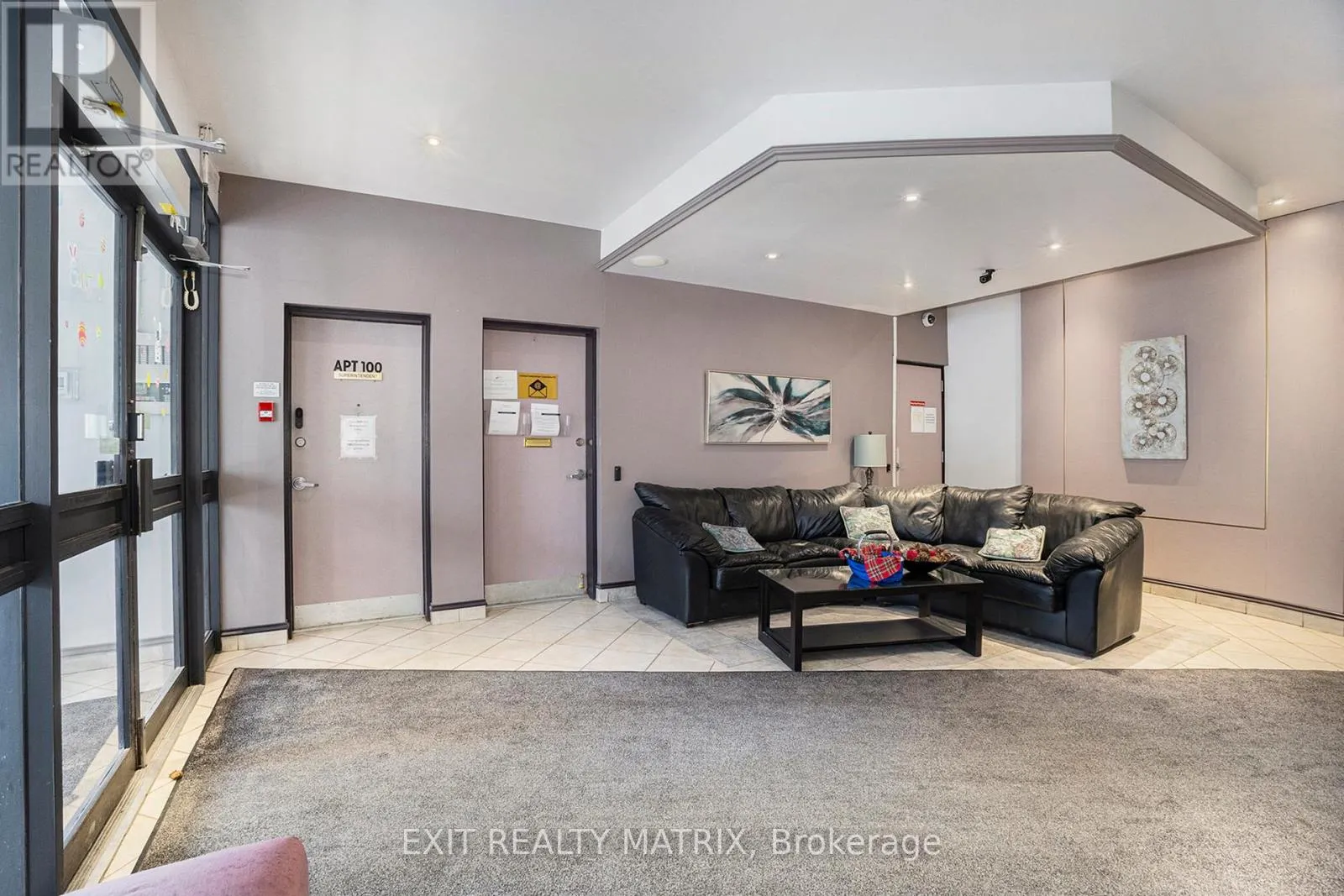 102 - 158B MCARTHUR AVENUE