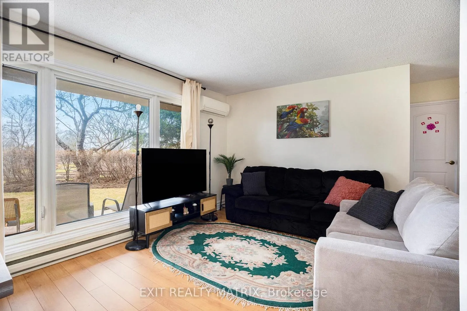 102 - 158B MCARTHUR AVENUE