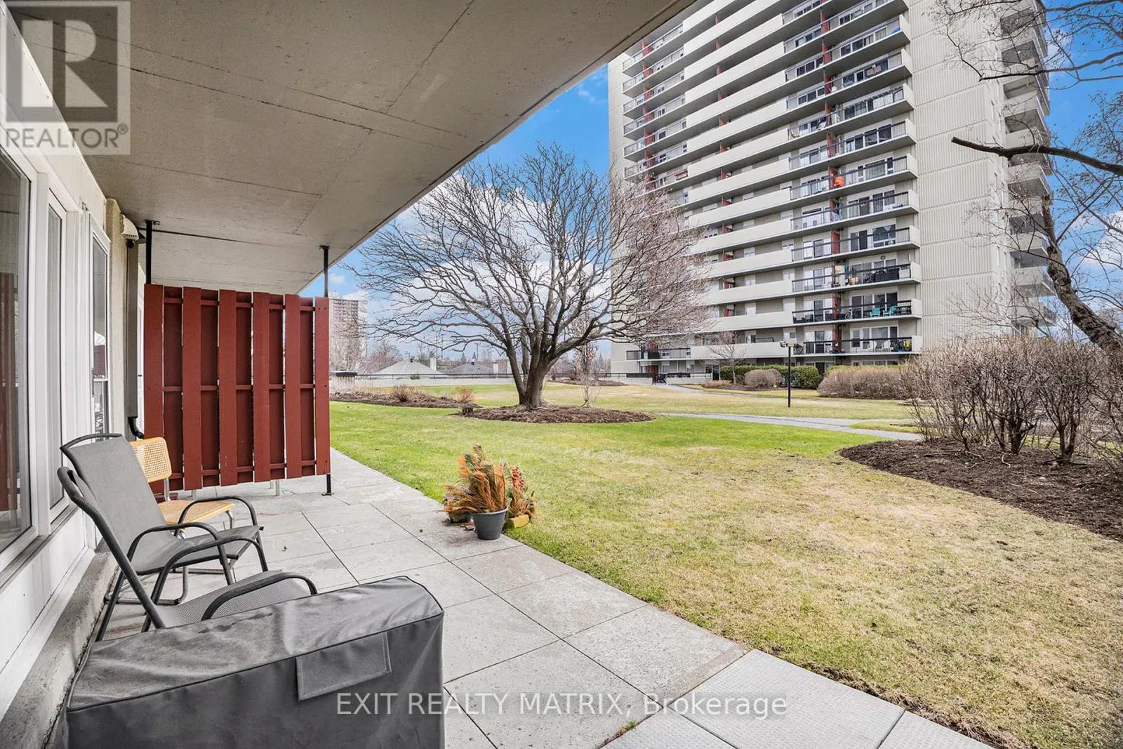 102 - 158B MCARTHUR AVENUE