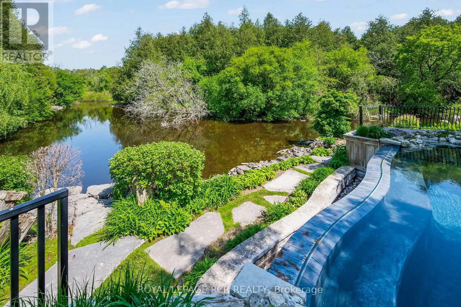 15 RIVER BLUFF PATH
