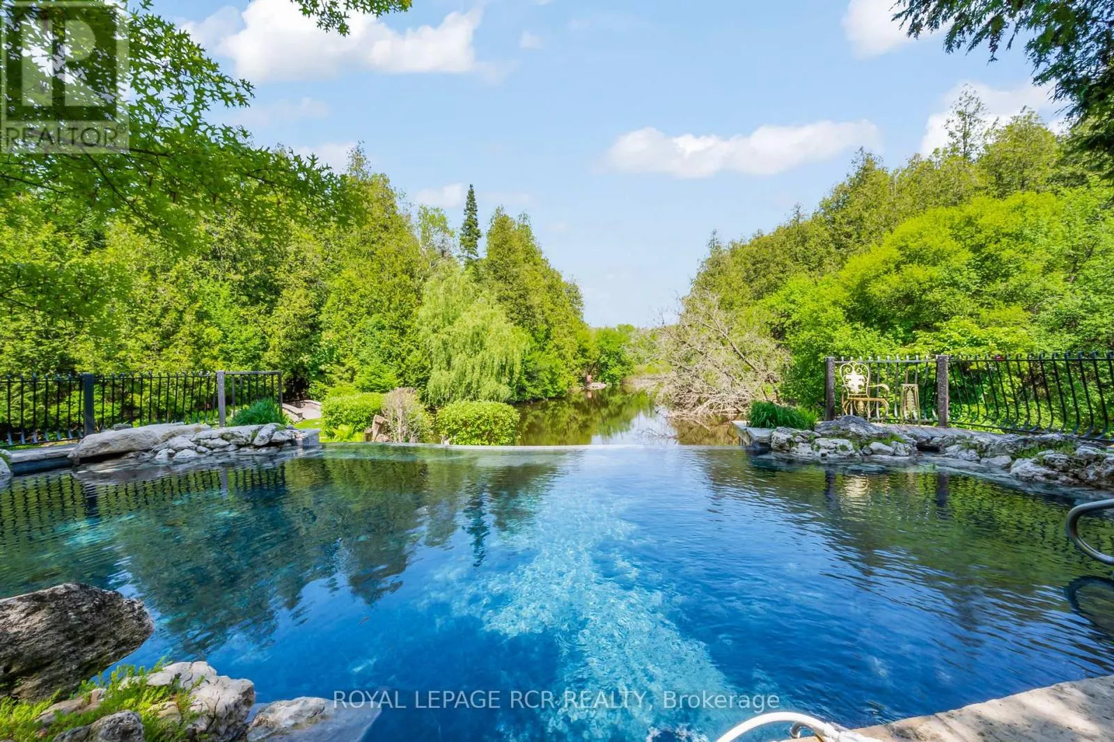 15 RIVER BLUFF PATH