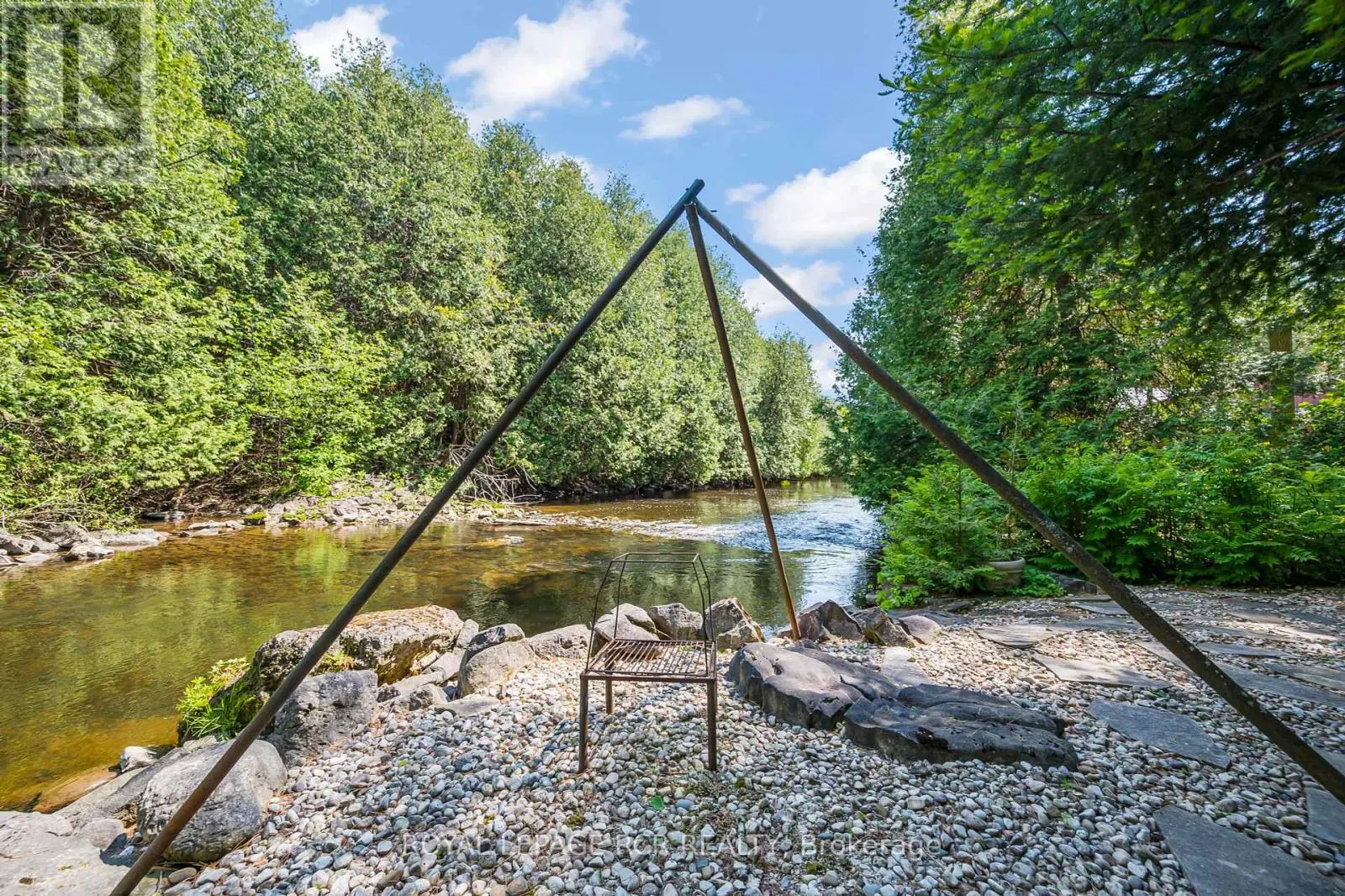 15 RIVER BLUFF PATH
