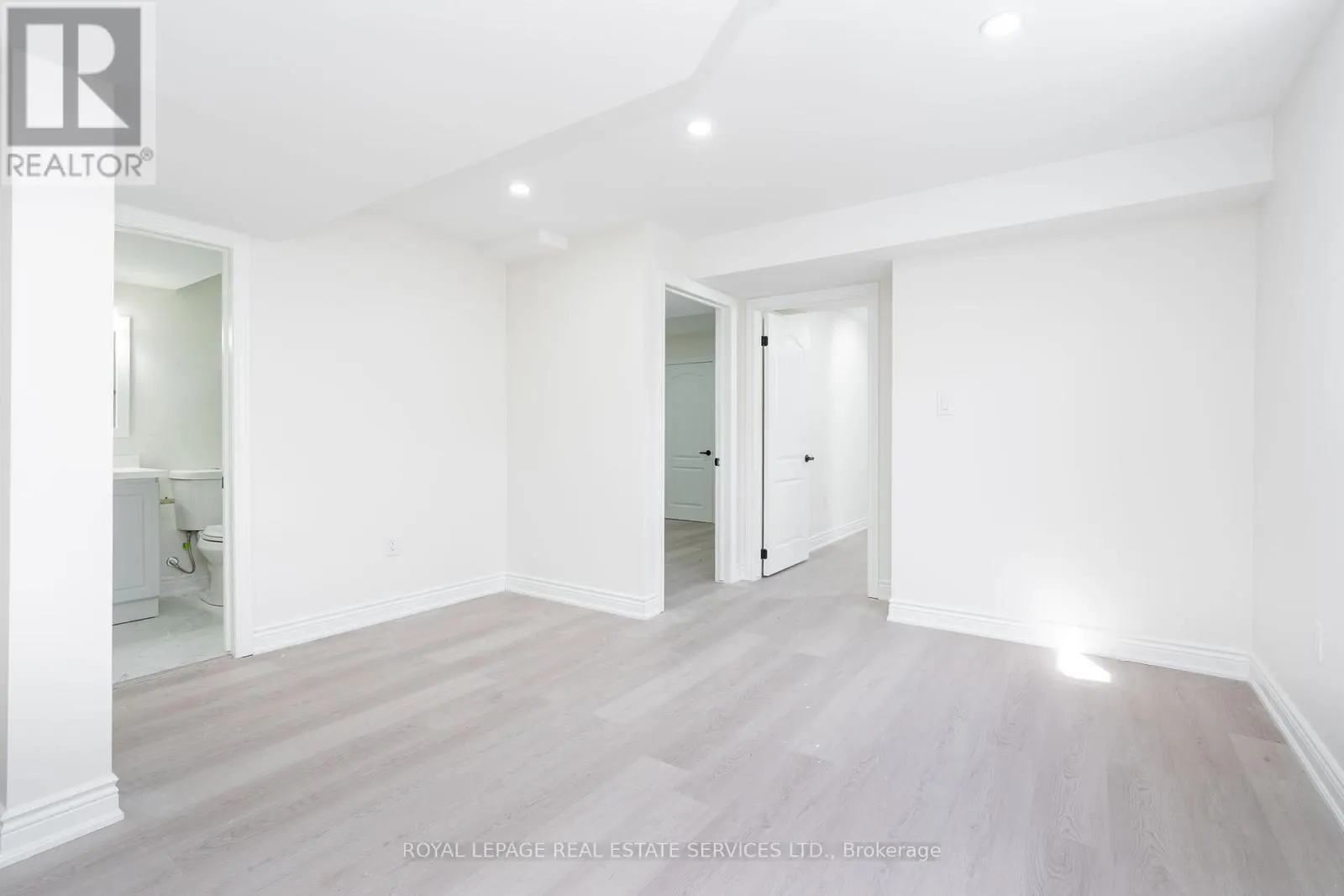 72 - 166 DEERPATH DRIVE