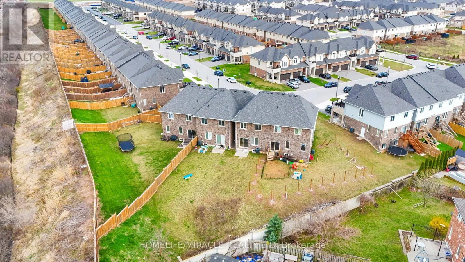 19 PINOT CRESCENT