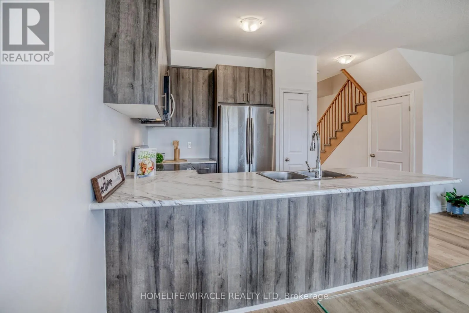 19 PINOT CRESCENT