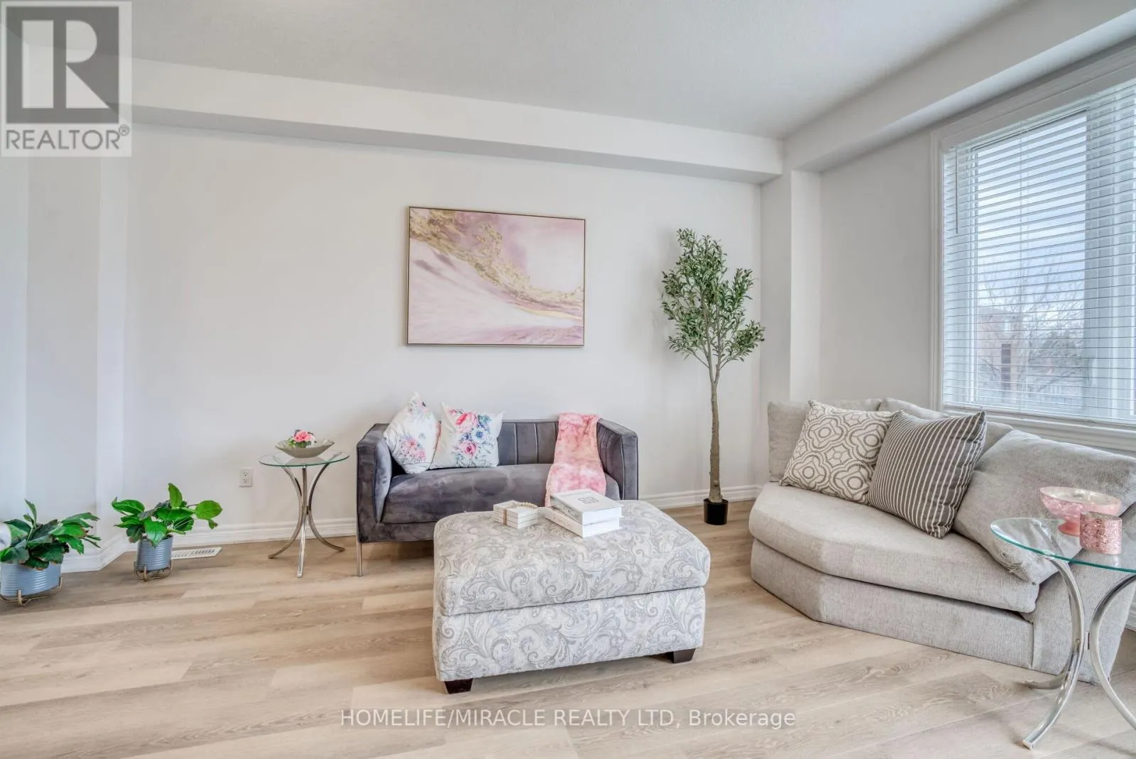 19 PINOT CRESCENT