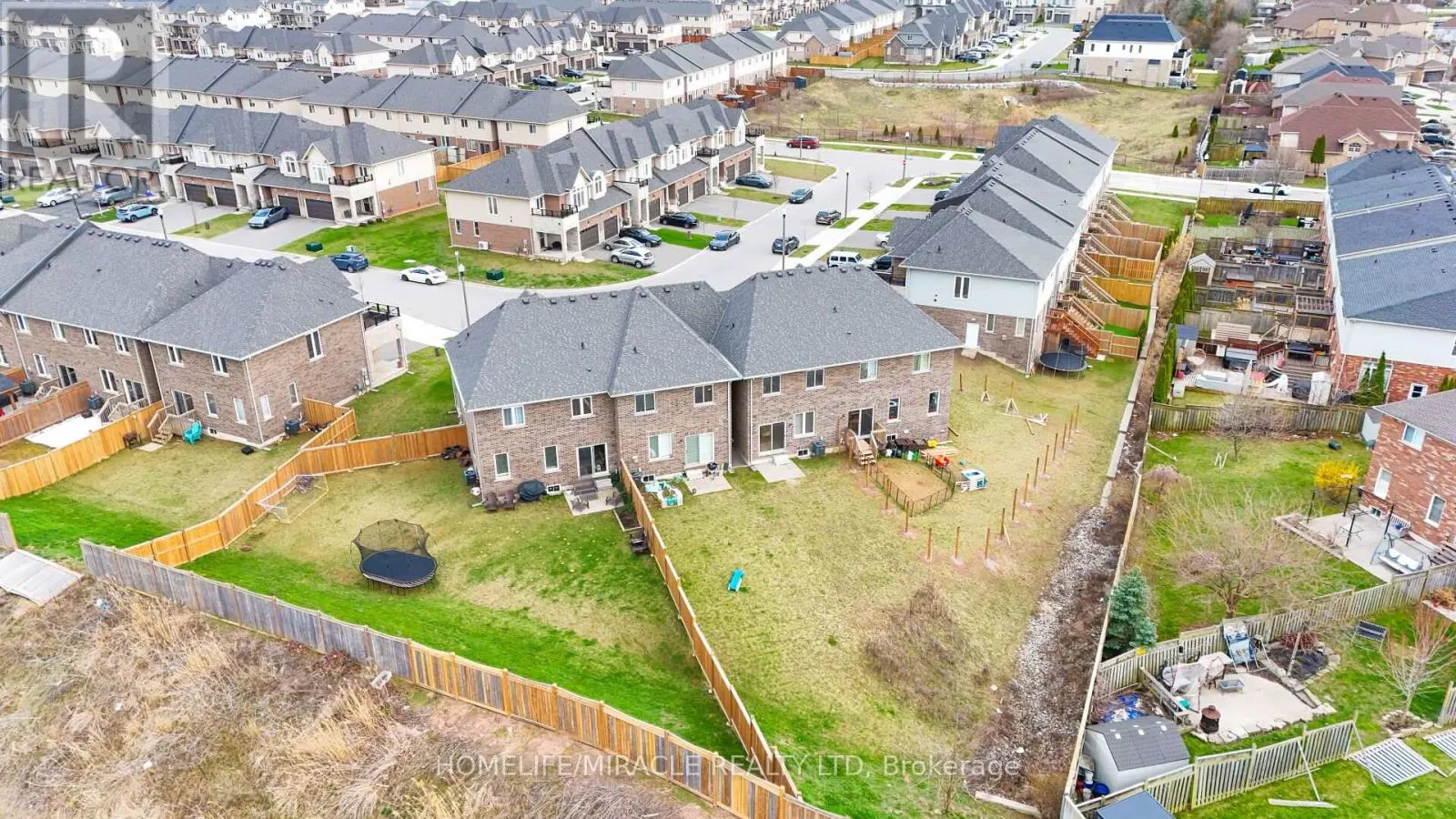 19 PINOT CRESCENT